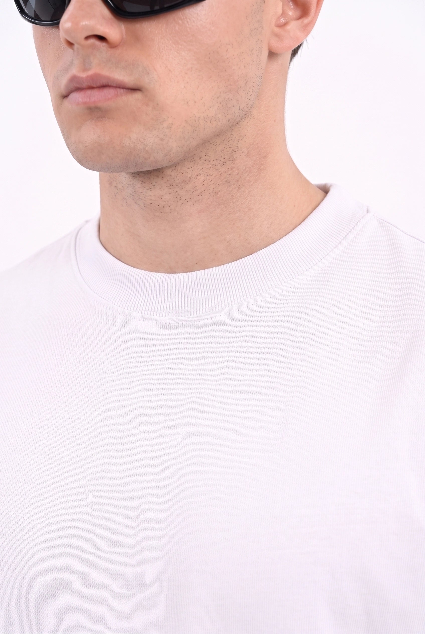 WHITE 250 GSM OVERSIZE
